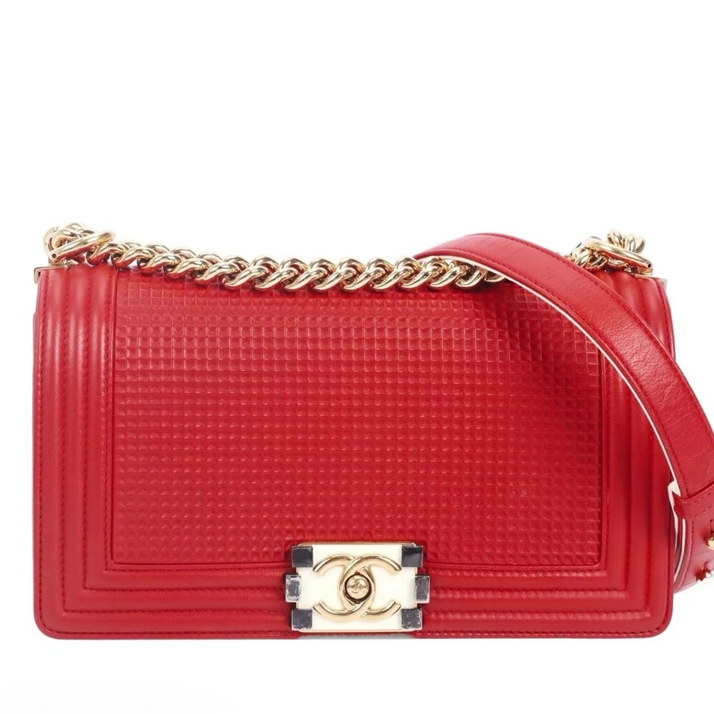 Chanel calfskin leather shoulder bag Red Medium Waffle Quilted calfskin leather